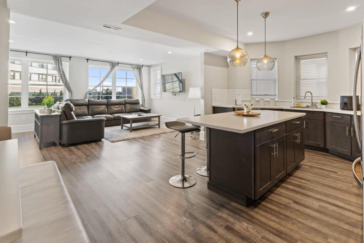 Luxurious 8br Duplex W Ocean Views Apartment *